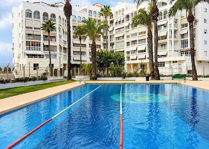 Sea Views And Free Parking By The Beach