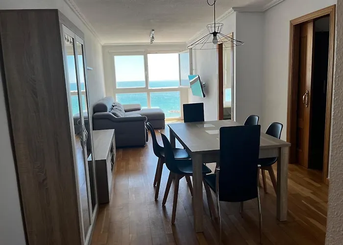 Sea Views And Free Parking By The Beach